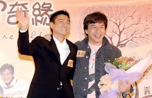 刘德华童梦首映礼庆生成龙现身献吻图