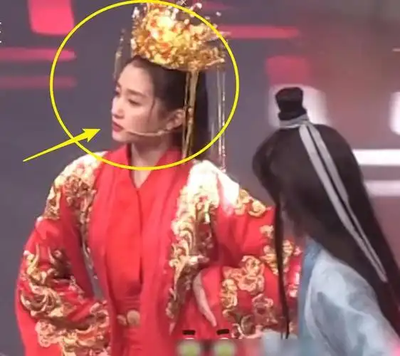 《王牌6》路透曝光,黄奕再扮李玉湖,我却被新娘子关晓彤惊艳了|华晨宇