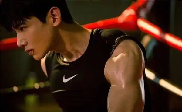 白敬亭新剧《荣耀乒乓》将播,预告肌肉线条好绝,荷尔蒙爆棚_徐坦_成长