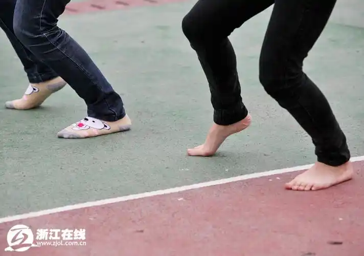 青春就是冬天光脚跳舞