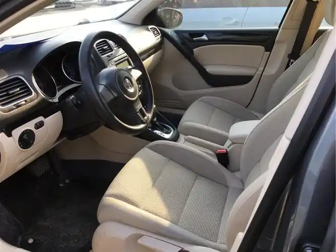 2010年10月大众 高尔夫  2010款 1.4tsi 自动豪华型