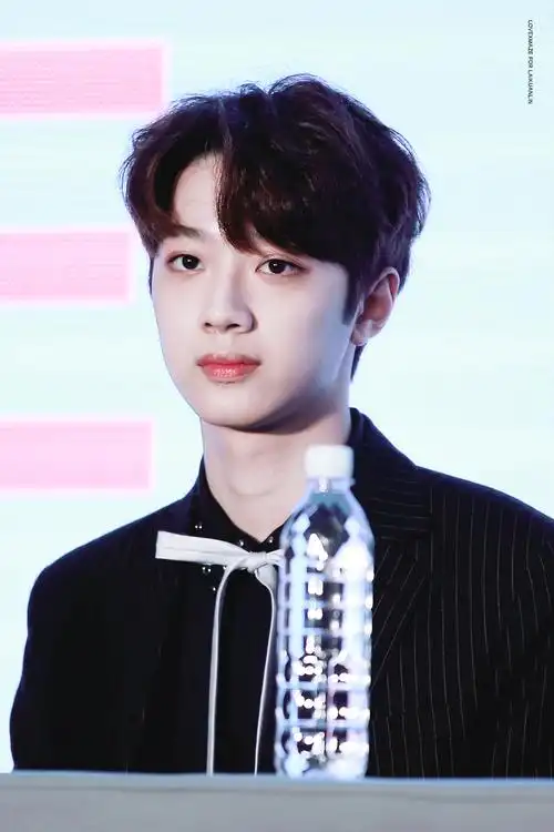 男版produce101 wanna·one 赖冠霖 cr.logo