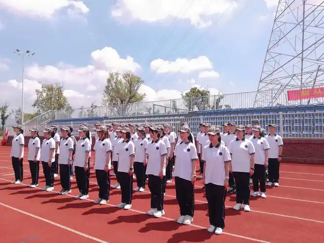 瑞安市上海新纪元高级中学2020级13班军训纪录片