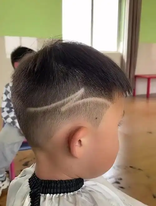 潮童发型!凉爽发型,简单线条雕刻-度小视