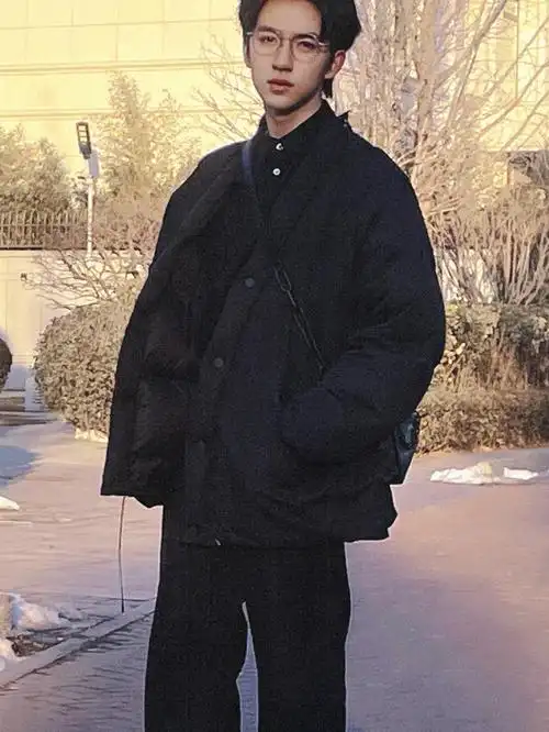 贺峻霖女友拍照视角