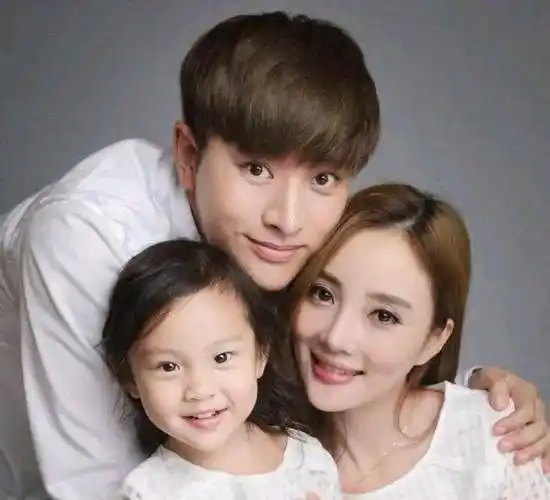 贾乃亮凌晨突然更新微博,粉丝:太有心了_李小璐_妻子_绯闻