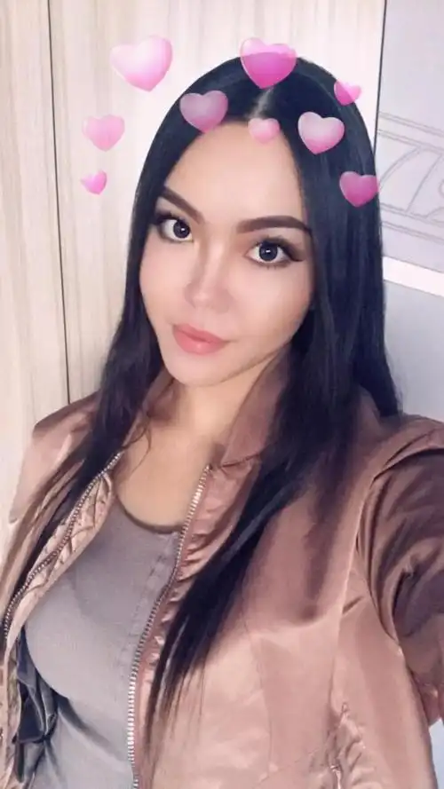 蒙古佳丽90后美女歌手阿雅拉贡演唱梦中的故乡