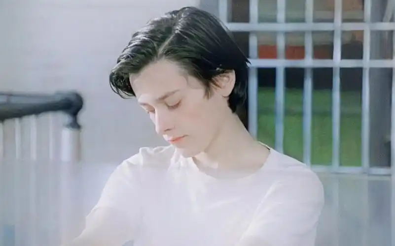 爱德华弗朗画质都无法挡住的惊世美颜