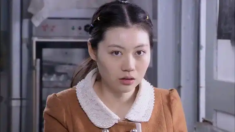 《樱桃红之袖珍妈妈》:笑笑在亲妈家吃不惯,跑到养母的饭馆吃饭