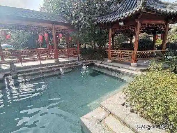 接下来是商城汤泉池温泉.