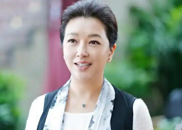 演到四十多岁;从第一部二十多岁的《过把瘾》,到四十多岁的《大丈夫》