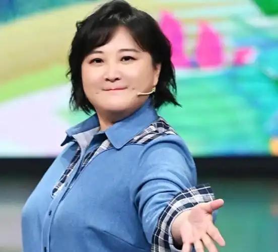 贾玲11年前的老照片,甜美度远超小花,并不是因为贪吃而发胖