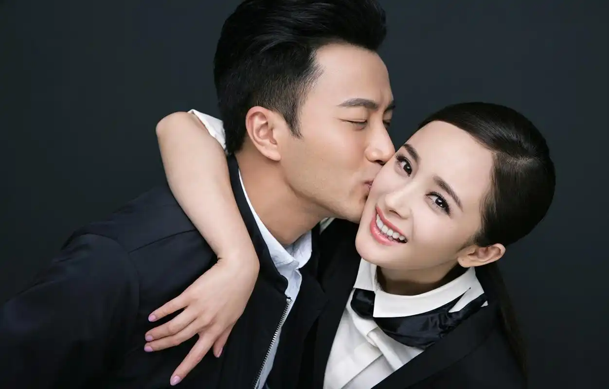 刘恺威杨幂婚期将至 首曝情侣写真