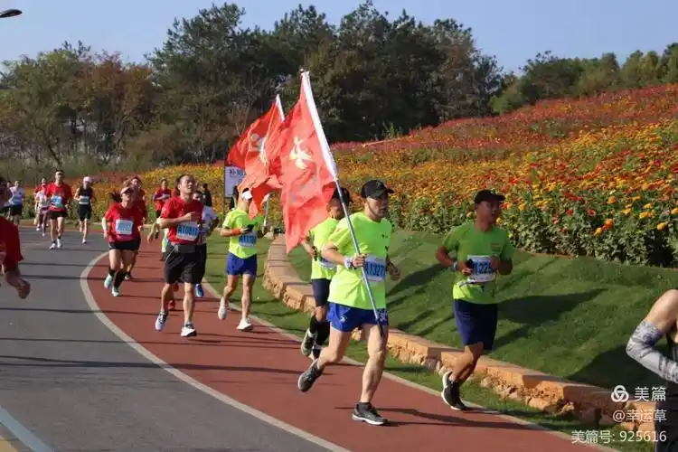 2020义乌国际半程马拉松——商城跑团伴你快乐奔跑