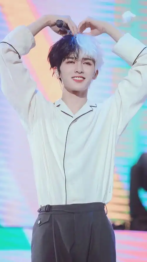 nine percent朱正廷帅气图片