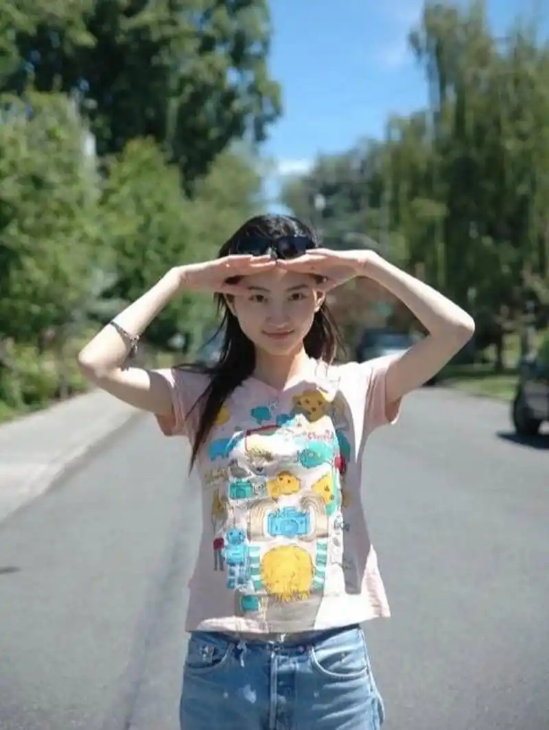 早期清纯的景甜 甜甜的十几岁我的十几岁好像不一样她真的太清纯了啊!