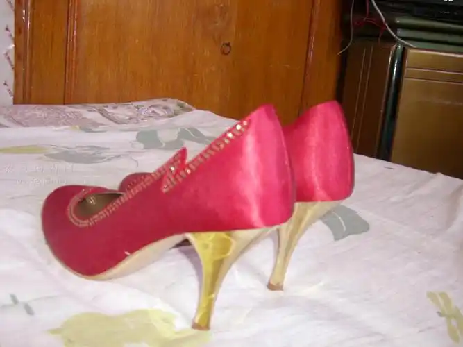 小姨子的原味鞋子拍照留念