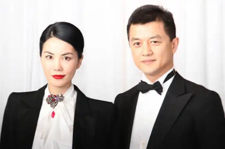 称还不起钱吃一周外卖,李湘前夫打赏引热议_王菲_商界_故而