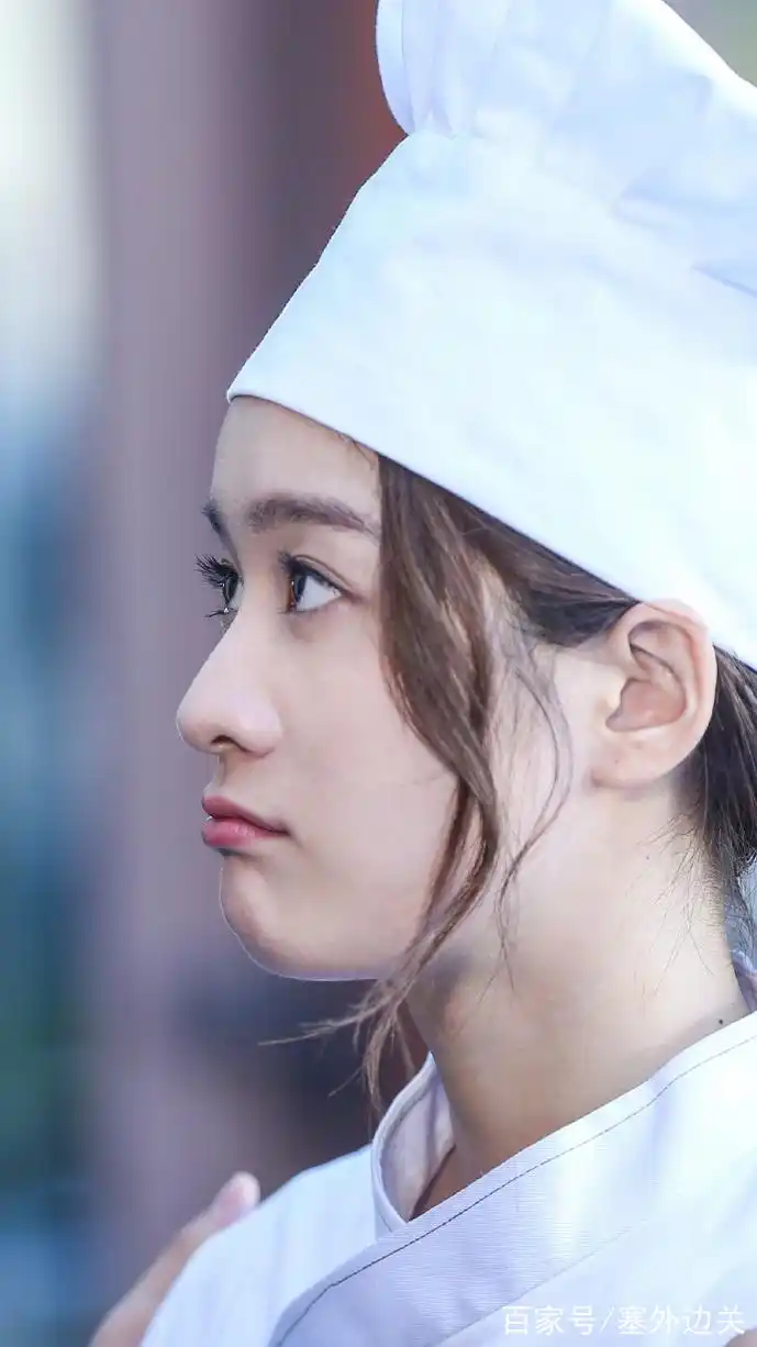 张雪迎美照,完美侧颜,清纯可人,真的好精致呀!