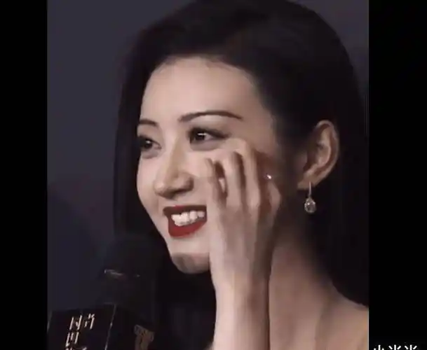 原创景甜的脸到底有多精致当镜头放大10倍真是一朵人间富贵花