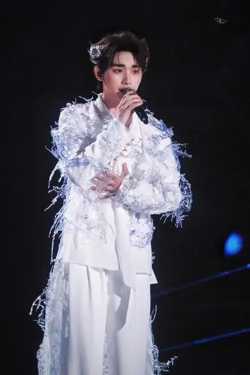 丁程鑫理想之途演唱会##丁程鑫演唱会舞台饭拍