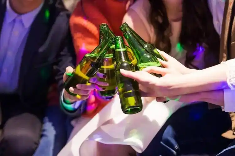 酒量能练出来脸红的人更能喝关于喝酒的10个真相全在这里