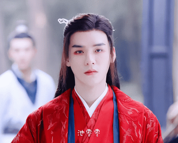 龚俊温客行红衣!好美的谷主!(cr.logo)_高清图集_新浪网