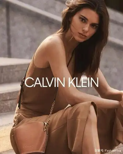 肯豆2020ck代言大片曝光,简洁摩登都市女郎,优雅利落好气质!