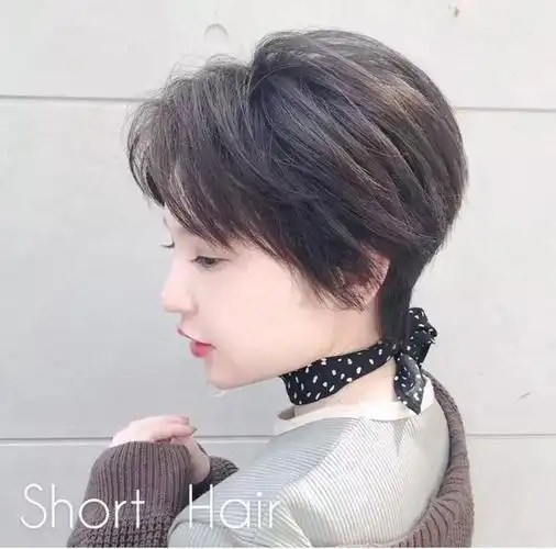 短发发型女学生圆脸露耳,10岁一12岁儿童短发发型有哪些,试试这几种