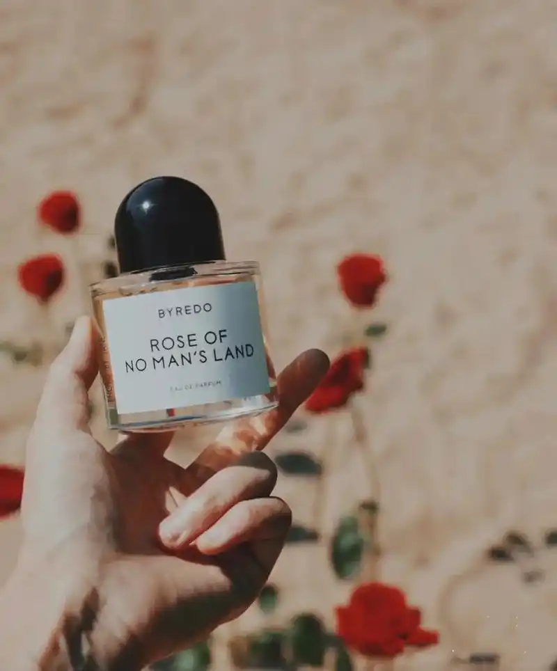 今天情人节,来个香水测评吧!74百瑞德 无人区玫瑰到底怎样你 - 抖音