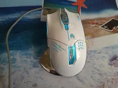 磁动力鼠标zm500牛头人酋长英雄联盟游戏发光网咖竞技鼠标包邮