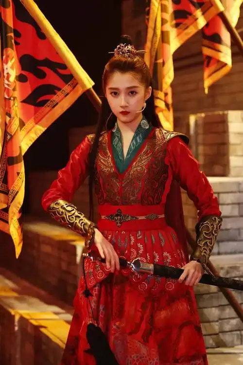 把王牌里的古装造型焊身上吧关晓彤