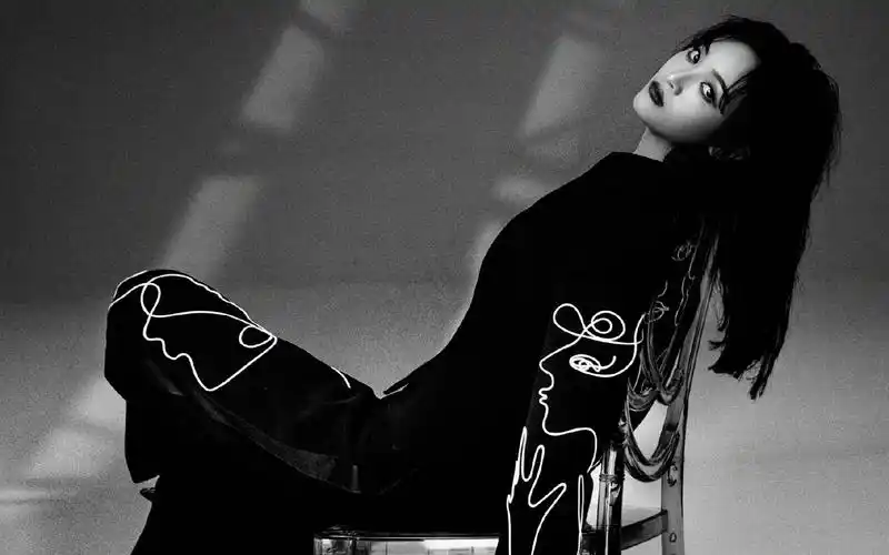 电脑壁纸 明星 大陆明星 吴宣仪冷艳性感时尚魅力写真