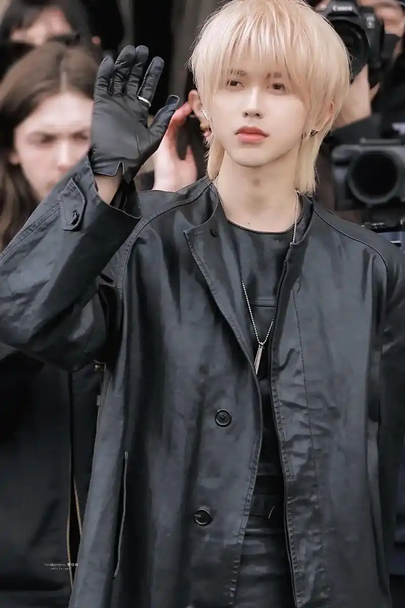 prada2023秋冬女装秀.#蔡徐坤米兰时装周 #185大 - 抖音