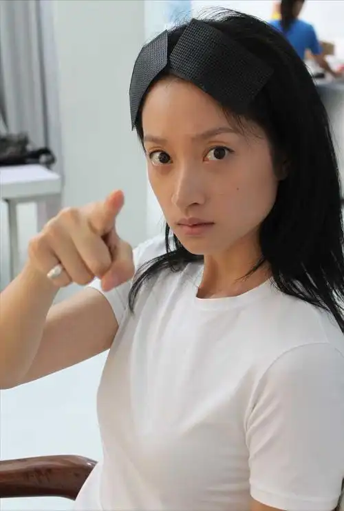 沈佳妮个人资料(沈佳妮体操运动员转行当演员) - 龙腾网