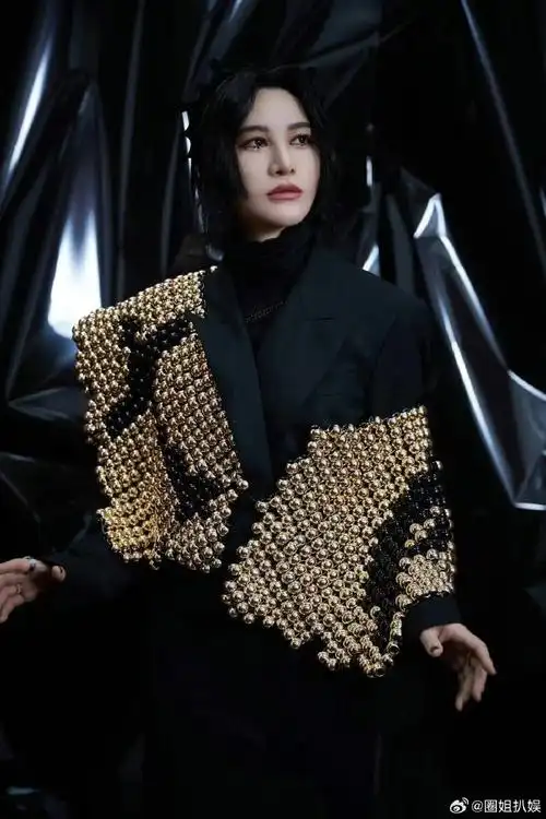 尚雯婕能够成为大家心中的宝藏歌手这么多年,真的不是说说而已,带来的