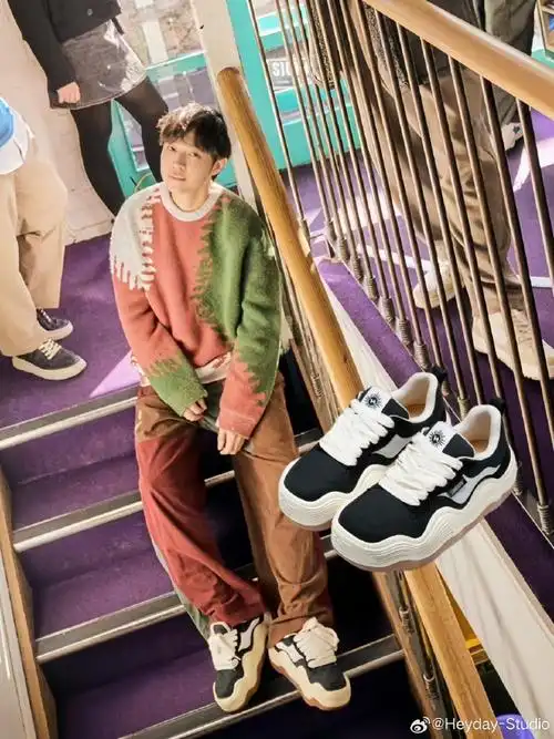 吴青峰超话@吳青峰吴青峰 | 为台北潮男"峰"狂打call97上脚【heyday