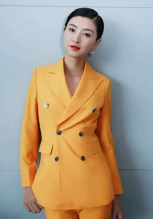 歌手曦上线斓曦魅力中国城演唱改编版黄土高坡