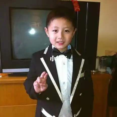 我最爱的小猪妹照片大合集,这是谁家胖妮子  #朱志鑫晒童年照