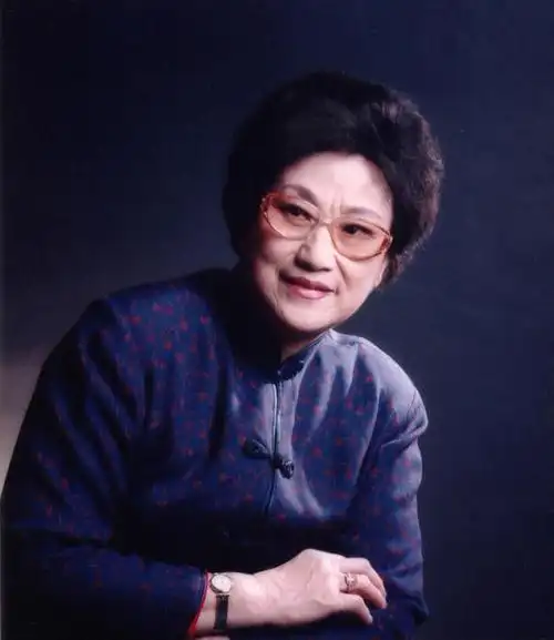 王文娟第一任丈夫叫什么名字(王文娟第一任丈夫叫什么名字呢)