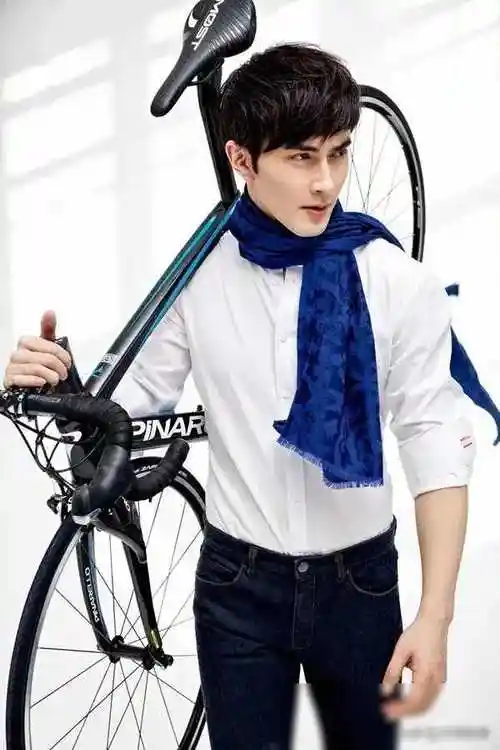 曾是快递员的他签约杨幂工作室,30岁出道引关注_高伟光_梦想_激励