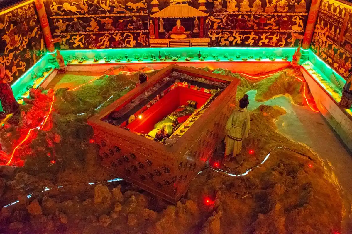 原创秦始皇陵用八十万人修三十九年两千年未发掘现由这个馆来揭秘