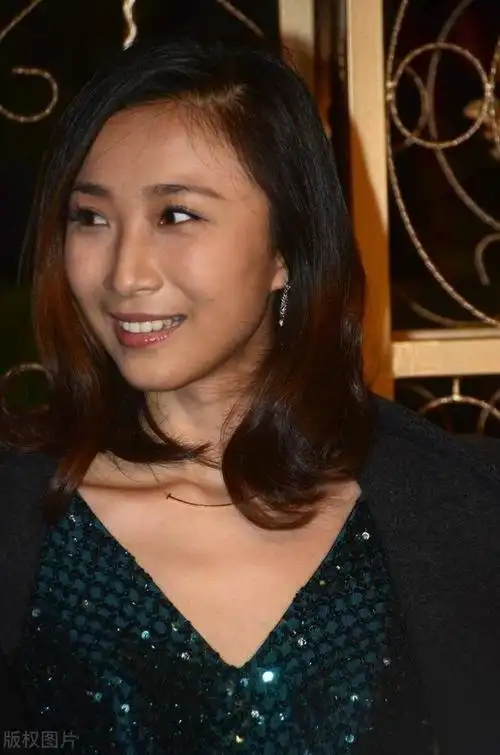 孙红雷携爱妻亮相,王骏迪 看起来光彩照人