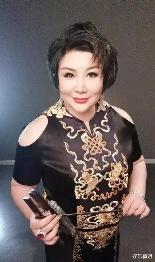 郭德纲老婆王惠郭德纲老婆王惠近照