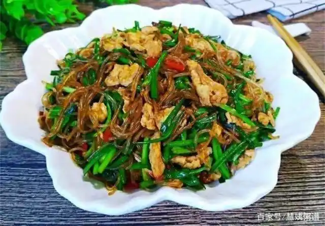 鸡蛋韭菜炒粉条,营养丰富,口感q弹,鲜美可口,老少皆宜
