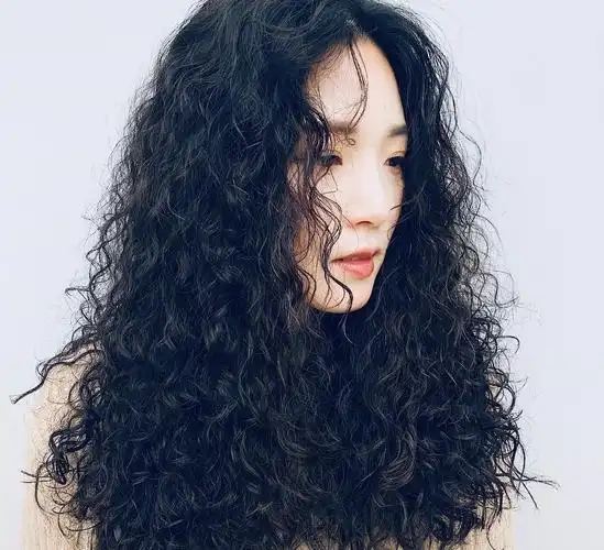 "全头烫"长发21款,很美很女人很洋气