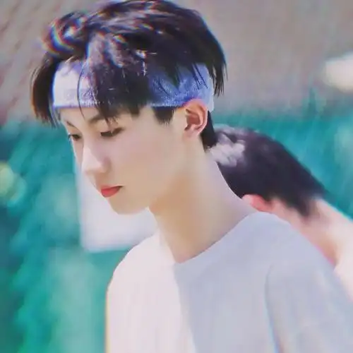 时代少年团——马嘉祺 滤镜头像自调 抱图dd