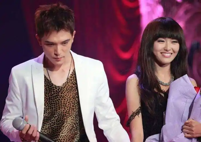 原创傻白甜唐嫣被邱泽分手3年与杨幂形同陌路成名史艰难