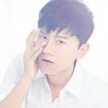 张杰勇敢飞qq男生头像