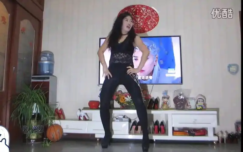 金芙蓉阿姨广场舞_哔哩哔哩 (゜-゜)つロ 干杯~-bilibili